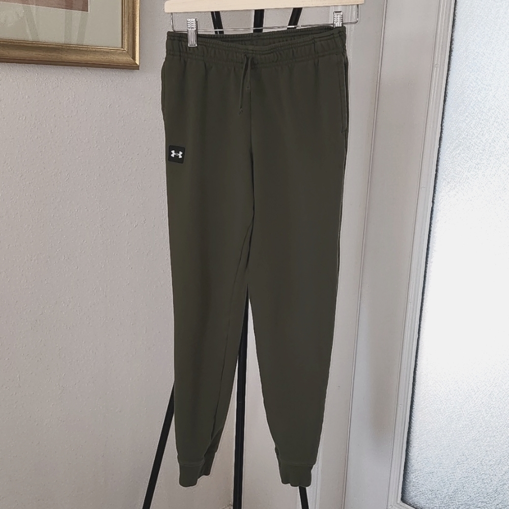 Olive color sweatpants UA, size YL